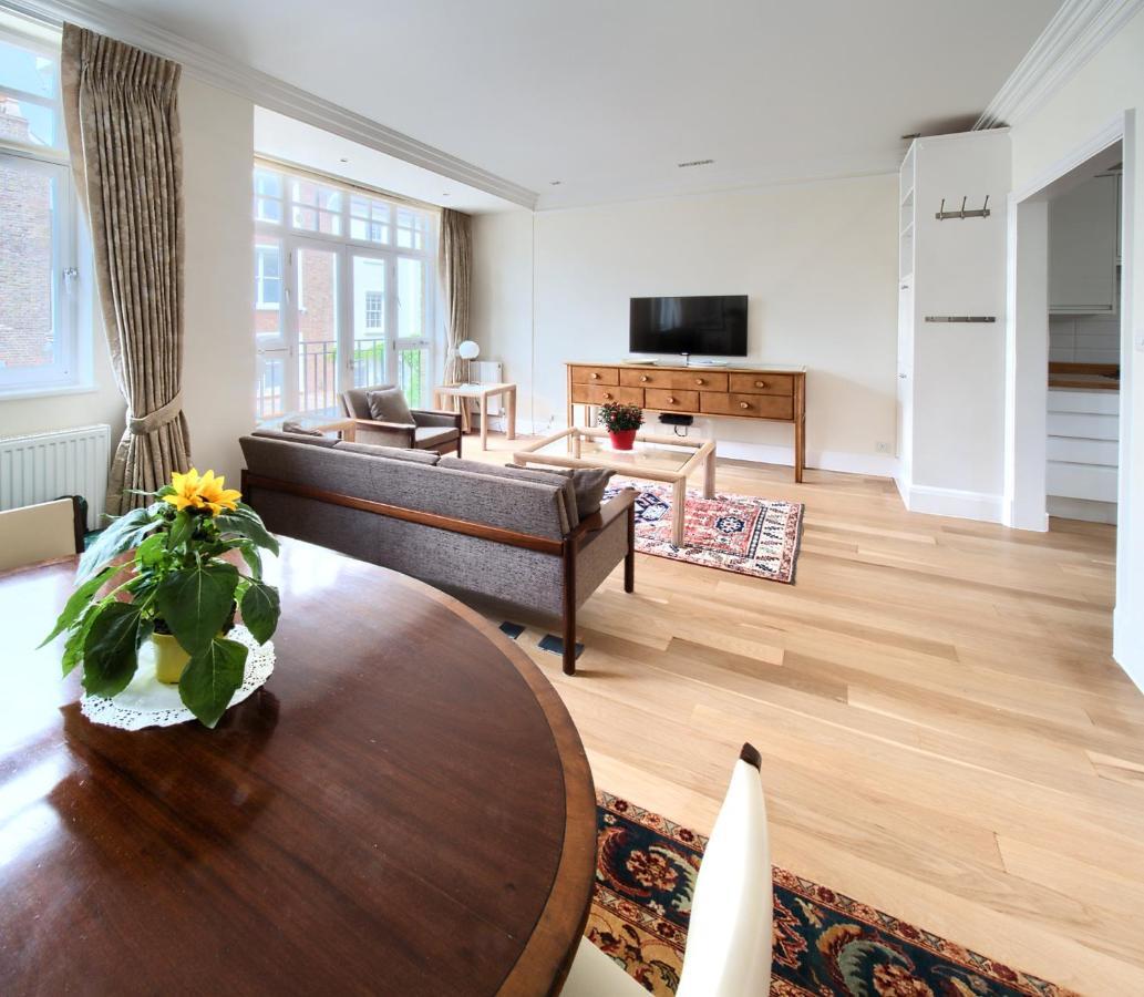 Serene Townhouse With Parking London Exterior photo